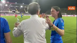 Schlein, Lupi e Mister La Russa a bordo campo alla partita del cuore di politici e cantanti