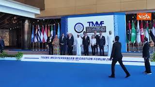 Meloni in Libia, la foto di famiglia per il Trans-Mediterranean Migration Forum a Tripoli