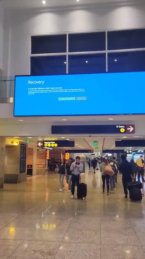 Voli bloccati: il "blue screen of death" in aeroporto