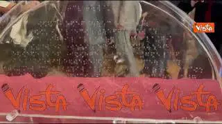 Ecco “Gli invisibili", il Ventaglio donato a Mattarella dall’Associazione Stampa Parlamentare