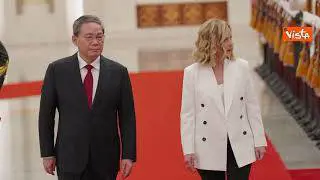 Meloni incontra Primo Ministro cinese Li Qiang nella Grande sala del Popolo di Pechino