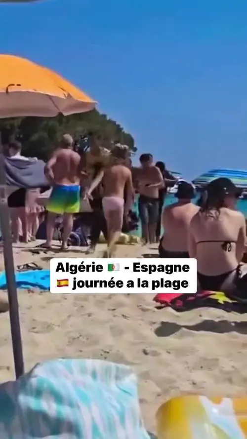 Algerini sbarcano tra i turisti sulla spiaggia di Palma di Mallorca