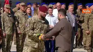 L'Ucraina celebra il Giorno dell'Indipendenza, la cerimonia con il Presidente Zelensky