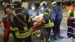 Squadre di emergenza scavano per cercare i sopravvissuti all'ultimo bombardamento russo in Ucraina