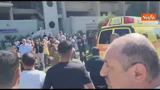 Liberato ostaggio israeliano rapito da Hamas il 7 ottobre, ecco l’arrivo in ospedale