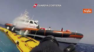 La Guardia Costiera salva 7 migranti da un barcone alla deriva a largo di Lampedusa