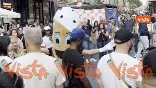 La festa di San Gennaro a Little Italy, a New York, con musica, danza e piatti tipici italiani