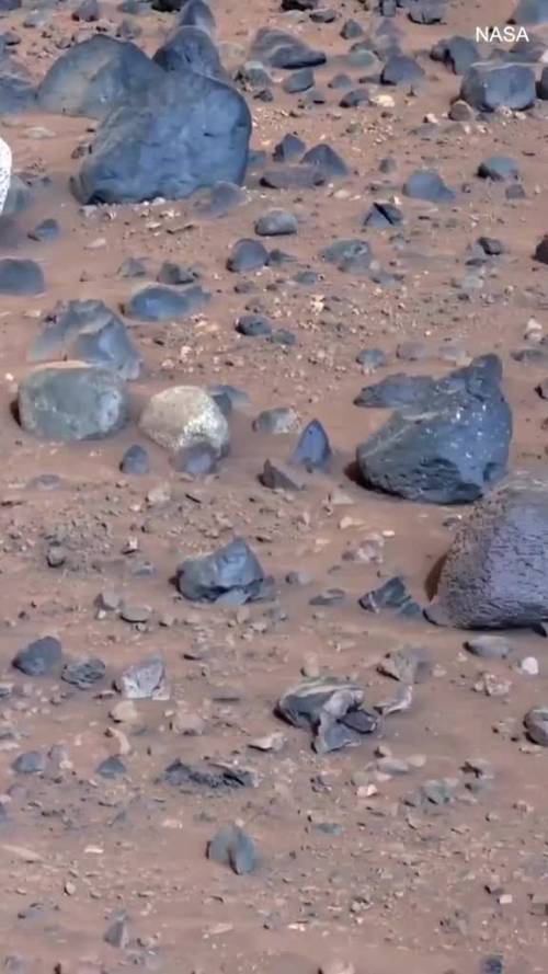 Le rocce blu di Marte: le incredibili immagini della Nasa