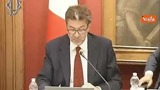 Giorgetti: "Sarà difficile l'1% di Pil, vista la revisione dei dati Istat"