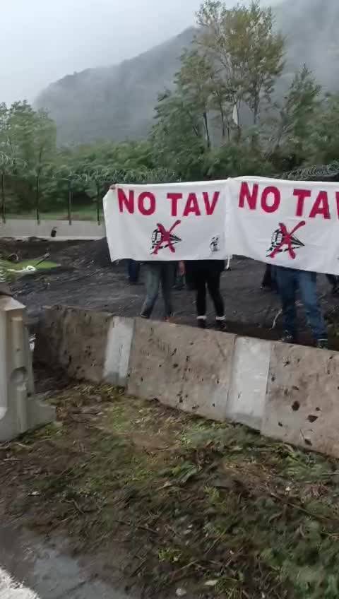 I No Tav si riappropriano del presidio di San Giuliano in Val Susa