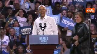 Obama al comizio di Kamala Harris a Detroit "rappa" sulle note di "Lose Yourself" di Eminem