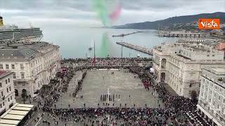 Ecco il volo delle Frecce tricolori a Trieste per i 70 anni dal ritorno della città all'Italia