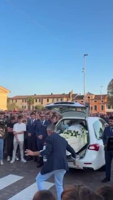 Funerali del giovane Kevin Gentilin. Il saluto "speciale" del nonno Gino