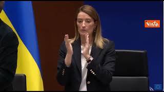 Standing ovation in Parlamento europeo dopo il discorso di Zelensky