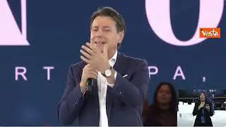 Conte fischiato e poi applaudito dopo il primo minuto di intervento all'Assemblea Costituente M5s