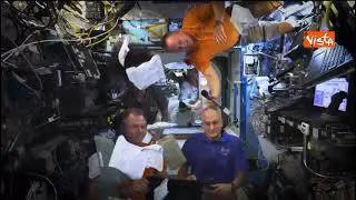 ‘Happy Thanksgiving’ da Stazione Spaziale Internazionale, ecco il menù - e cibo fluttua nello spazio