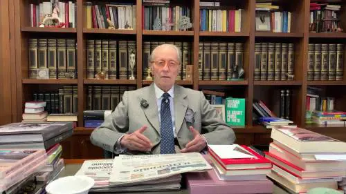 Santoro si improvvisa giudice