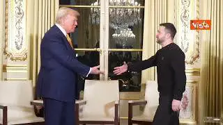 Zelensky a Parigi incontra Macron e Trump la storica stretta di mano