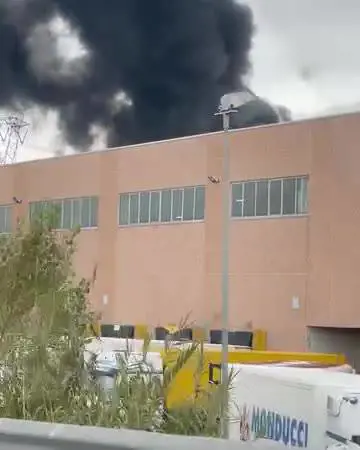 Esplosione nello stabilimento Eni di Calenzano