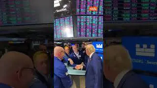 Trump a Wall Street a New York suona la campanella di apertura della Borsa