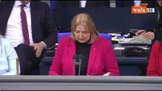 Scholz sfiduciato dal Bundestag, le immagini della votazione