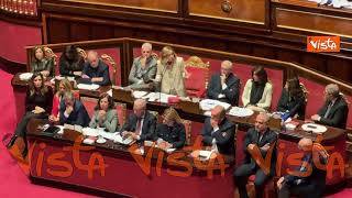 Meloni non mi faccio crescere le basette come Milei anche se Renzi indossava cappotto come Obama