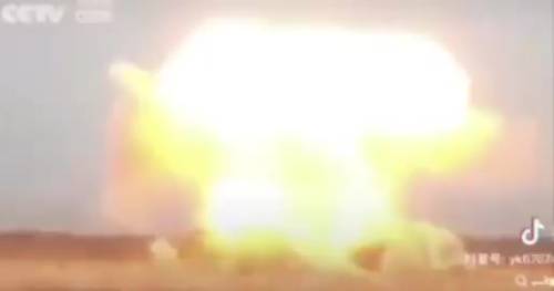 Un missile contro una portaerei Usa? Lo strano video dell'esercitazione cinese