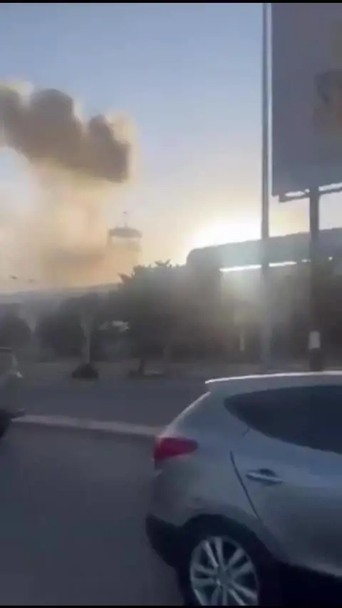 Panico all'aeroporto di Sana'a durante il raid israeliano