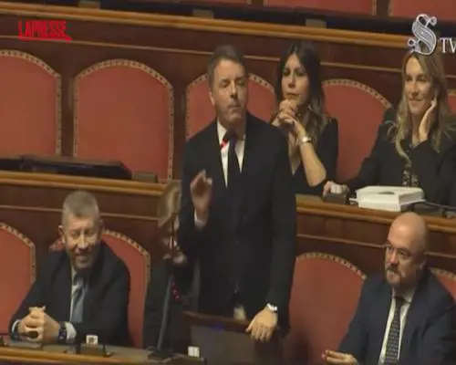 Senato, scontro tra Renzi e La Russa