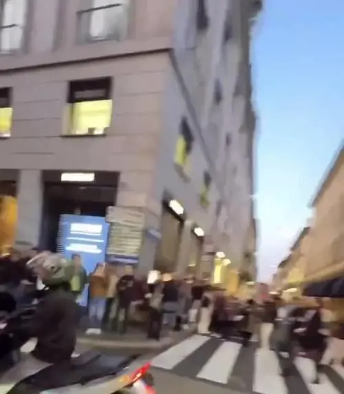 L’impennata del “maranza” in via Montenapoleone a Milano