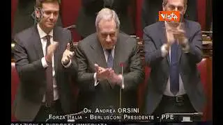 Applauso per Tajani in Aula alla Camera dopo la liberazione di Cecilia Sala