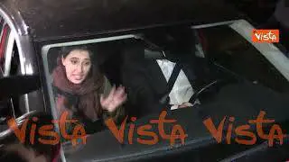 L'arrivo di Cecilia Sala nella sua casa a Roma