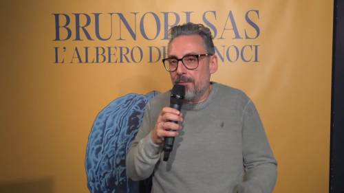 Brunori Sas, il cantautore che a Sanremo canta luci e ombre della paternità