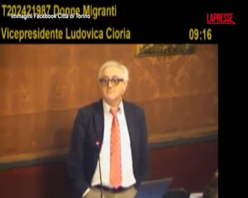 "Tornate a fare le casalinghe". Bufera a Torino sul consigliere Silvio Viale