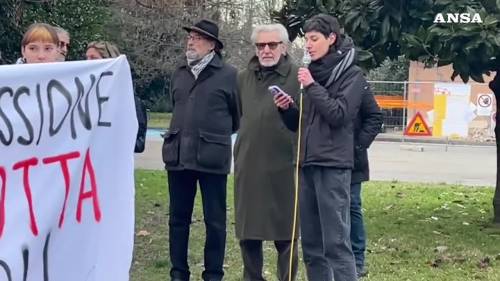 Brescia, la protesta in segno di solidarietà con le attiviste di Extinction Rebellion