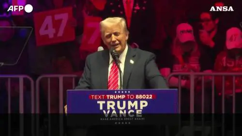 Trump alla Capital One Arena: "Fermeremo il declino degli Stati Uniti