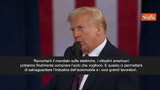 Trump: "Metterò fine al Green Deal, gli americani non dovranno più comprare elettriche"