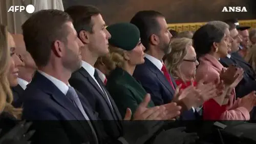 Trump: "Inizia l'eta' dell'oro, il declino dell'America e' finito"