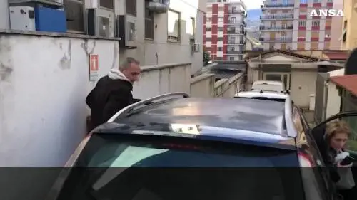 Cosenza, il padre della neonata rapita: "Bellissimo riabbracciarla"