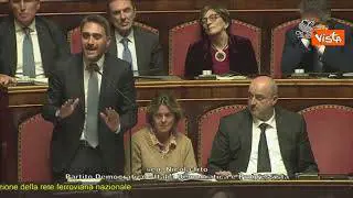 "Salvini chiedi scusa", Pd espone cartelli in Aula Senato durante informativa su caos treni