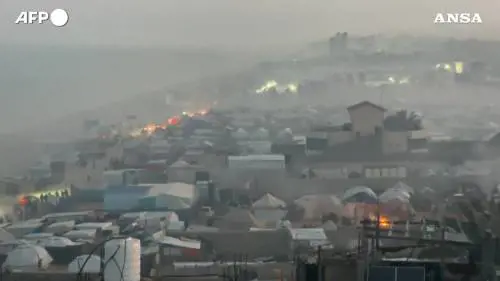 Gaza, iniziato il rientro degli sfollati palestinesi verso nord