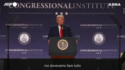 Trump: "La AI cinese DeepSeek campanello d'allarme per noi"