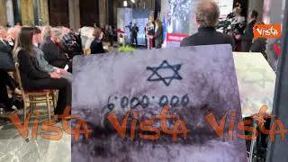 Liliana Segre: "Con violenza di tedeschi e fascisti fummo caricati sui treni con carri bestiame"