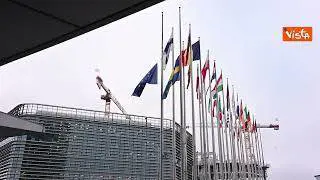 Sparatoria in scuola svedese, le bandiere a mezz'asta nei palazzi Ue di Strasburgo e Bruxelles