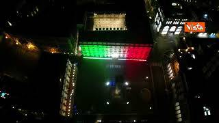 Palazzo Chigi illuminato con il tricolore per il giorno del Ricordo