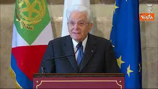 Mattarella a Perugia: "Nessuno qui è straniero, studenti a casa propria"
