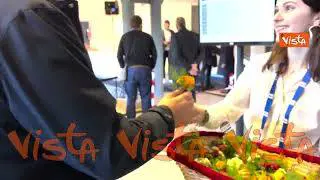 San Valentino, a Sanremo fiori in dono alle donne e alle giornaliste della sala stampa