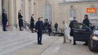 Meloni a Parigi per vertice informale sull'Ucraina, accolta all'Eliseo da Macron