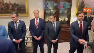 Trump riceve Macron alla casa Bianca, il video col dietro le quinte dell'incontro allo Studio Ovale