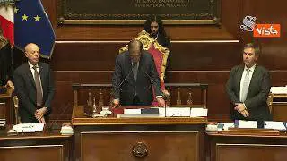 Un minuto di silenzio in Senato per ricordare Nicola Calipari, poi l'applauso